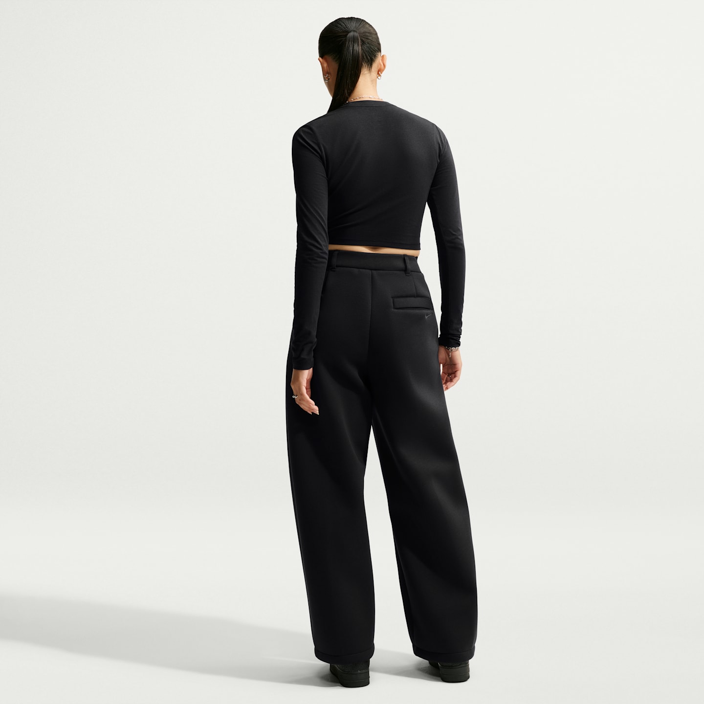 Женская футболка Nike Sportswear Slim Cropped Long-Sleeve, цвет: Чёрный — фото 5