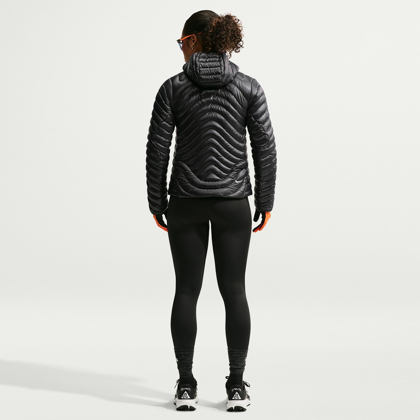 Женский сверхлёгкий пуховик Nike ACG Lava Flow Therma-FIT ADV, цвет: Чёрный / Снежный белый — фото 5