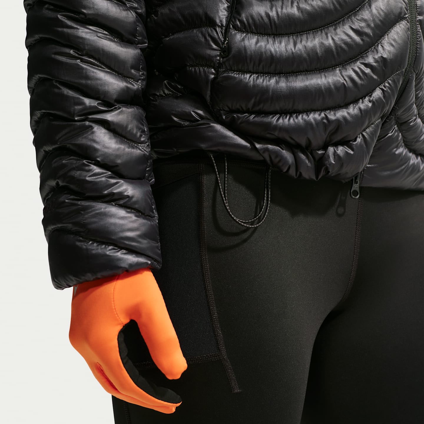 Женский сверхлёгкий пуховик Nike ACG Lava Flow Therma-FIT ADV, цвет: Чёрный / Снежный белый — фото 7