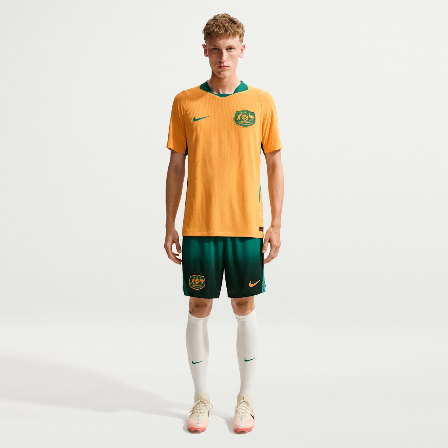 Мужское футбольное игровое джерси Nike Australia 2026 Match Home Aero-FIT, цвет: Золотой / Зелёный — фото 4