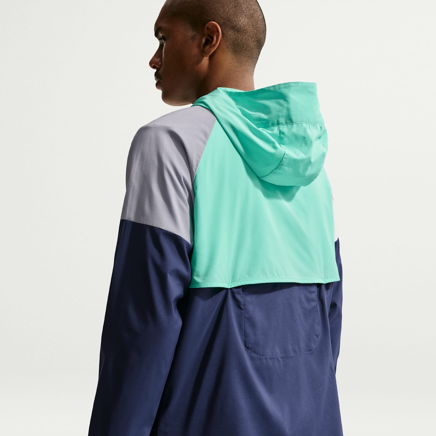 Мужская куртка Nike Impossibly Light Windrunner Running, цвет: Тёмно-синий / Бирюзовый — фото 2