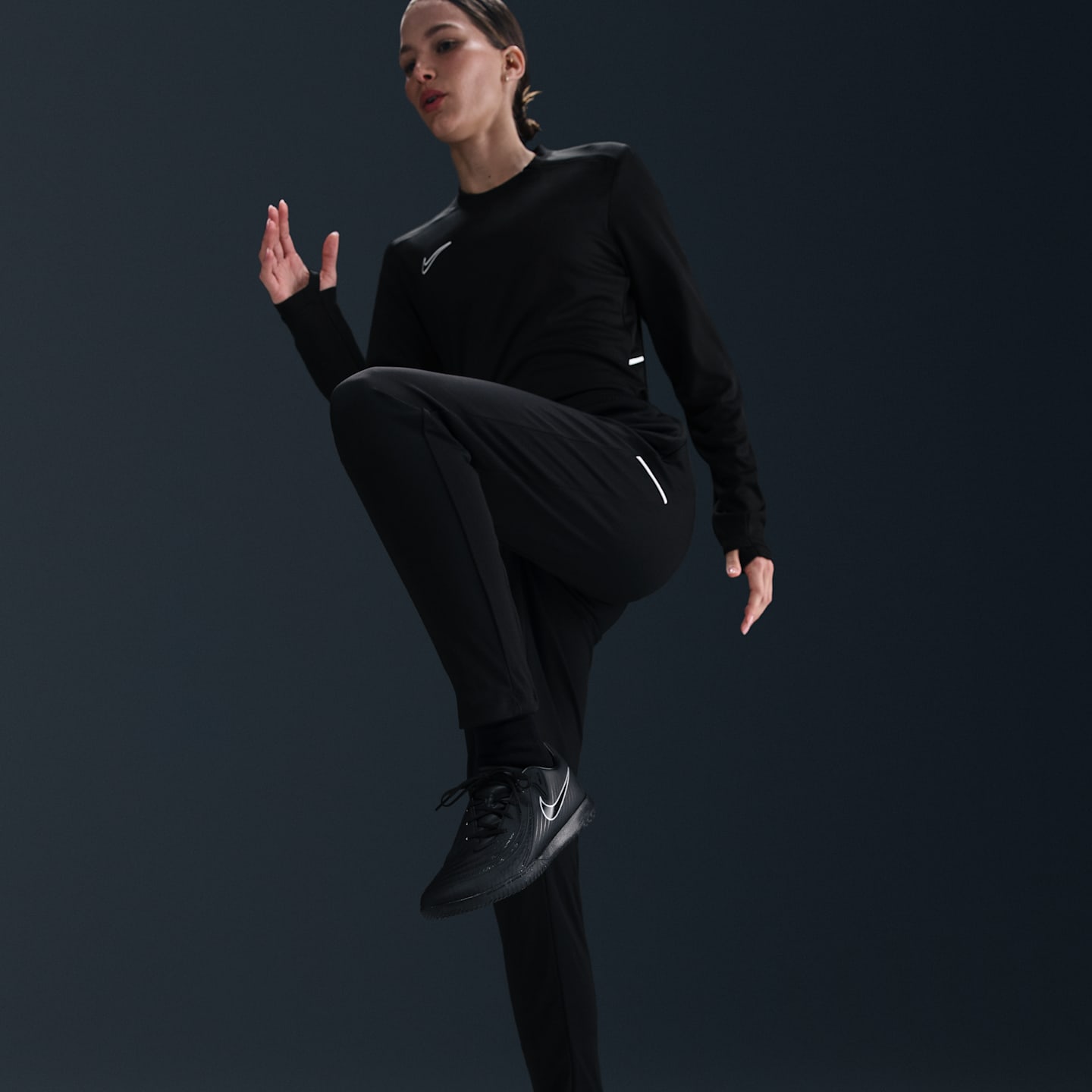 Женские футбольные брюки Nike Academy Dri-FIT, цвет: Чёрный / Белый — фото 5