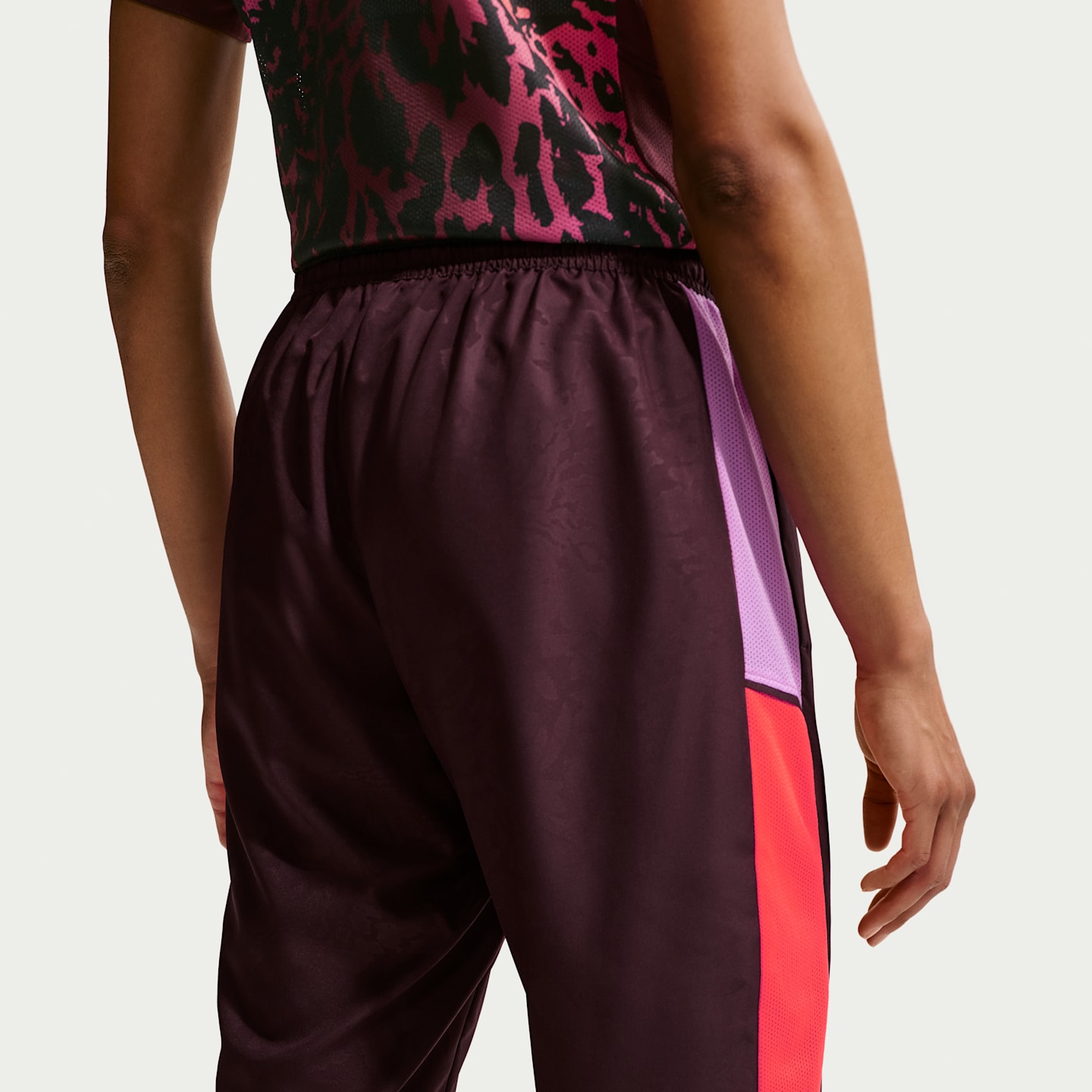 Женские комплекты Nike United Academy Dri-FIT Woven Soccer Tracksuit, цвет: Бордовый — фото 5