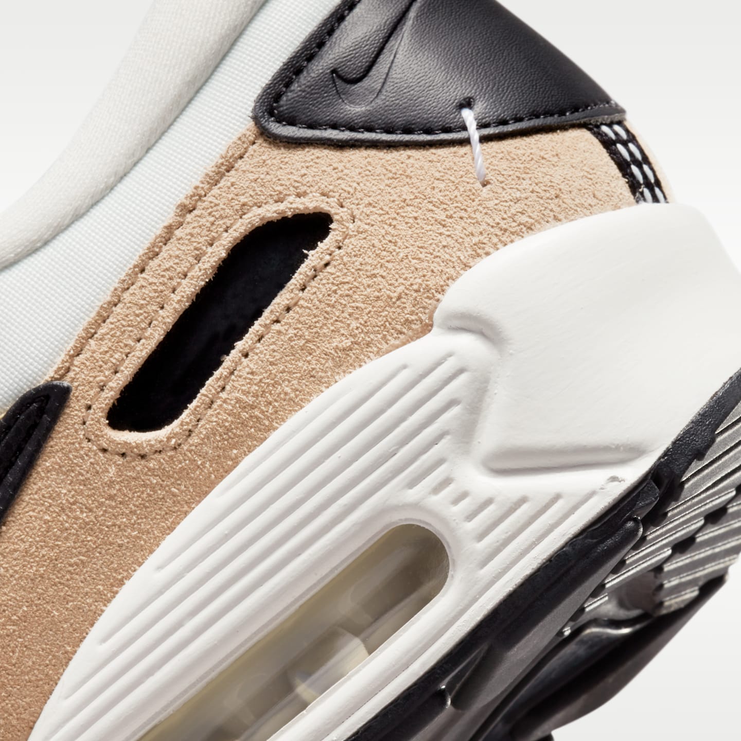 Женские кроссовки Nike Air Max 90 Futura, цвет: Натуральный бежевый / Чёрный — фото 8