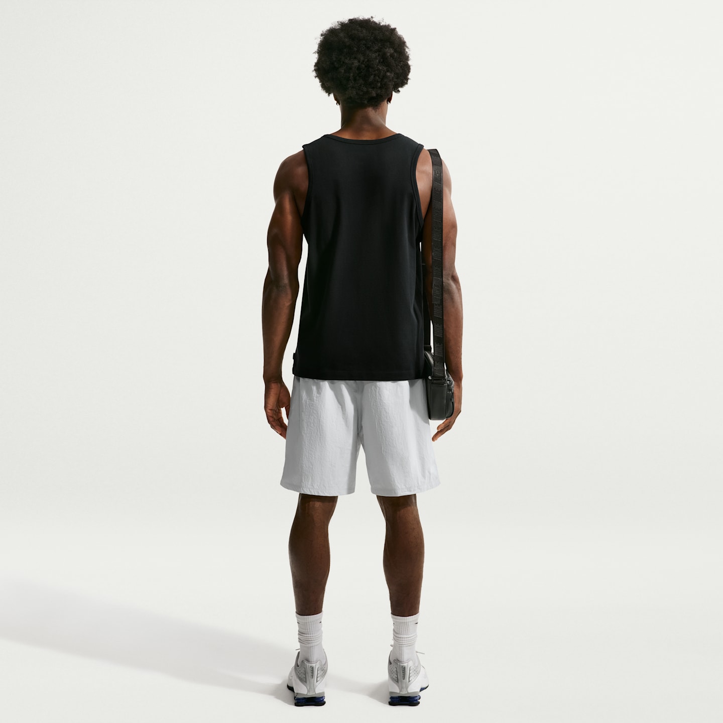 Мужская майка Nike Sportswear Premium Essentials, цвет: Чёрный — фото 5