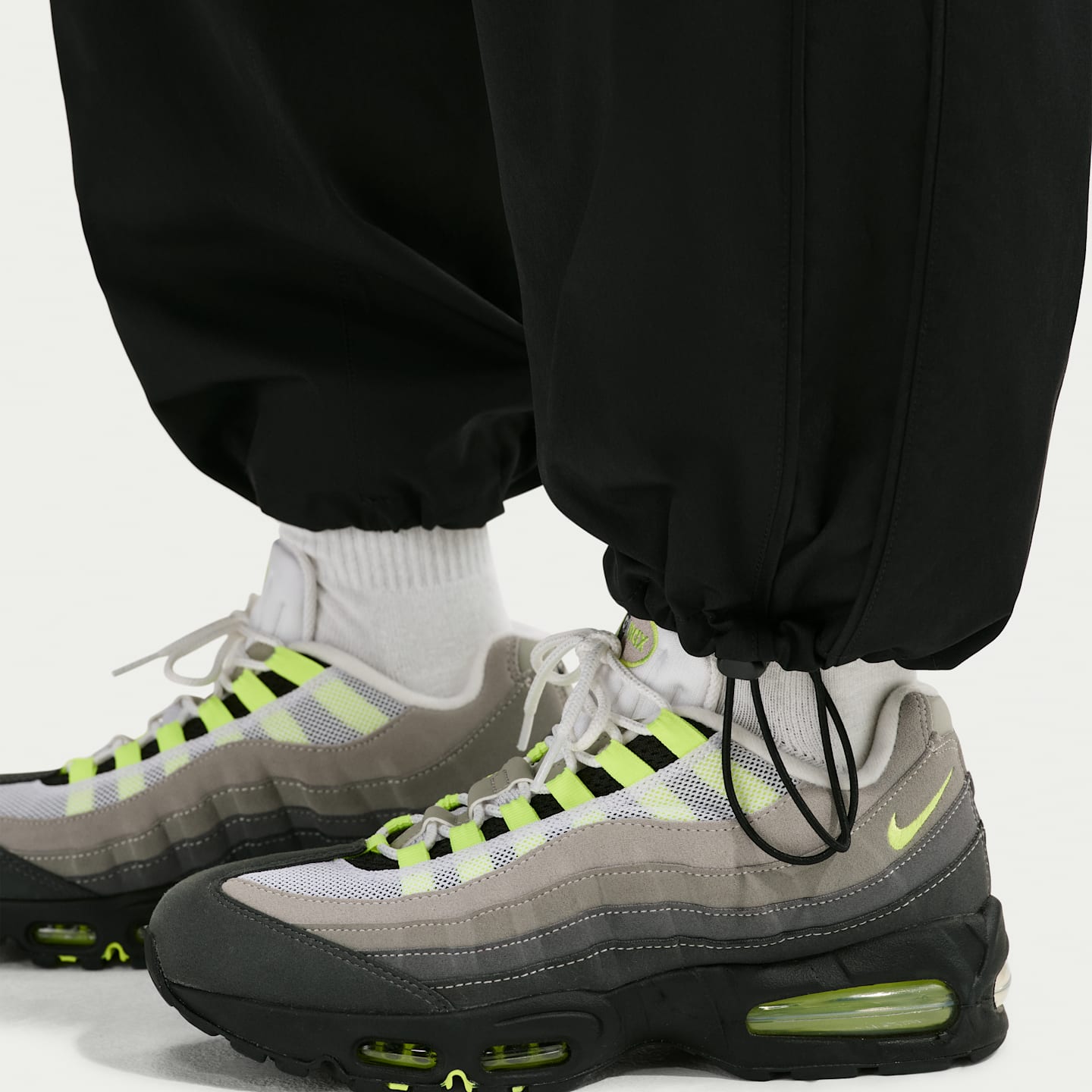 Женские свободные спортивные брюки Nike Sportswear с высокой талией, цвет: Чёрный / Белый — фото 6