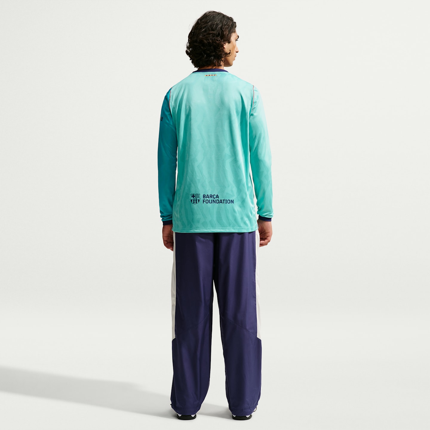 Мужской топ Nike FC Barcelona 2026/27 Stadium Third Dri-FIT Soccer Long-Sleeve Replica Jersey, цвет: Зелёный морозный / Красный — фото 5