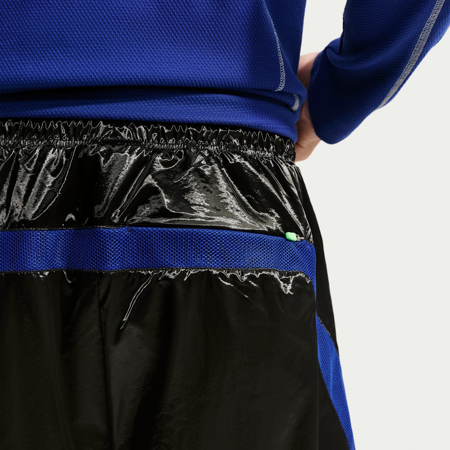Мужские брюки Nike Project F.R.O.G. Woven Flow Track Pants, цвет: Чёрный / Королевский синий — фото 3