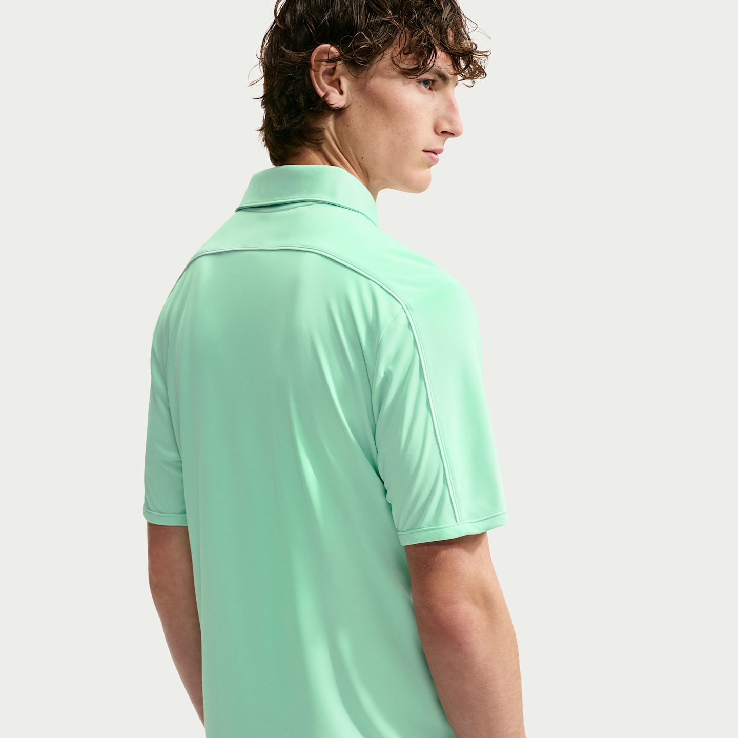 Мужское поло Nike Par Dri-FIT Chest Logo Golf Polo, цвет: Зелёный / Белый — фото 2