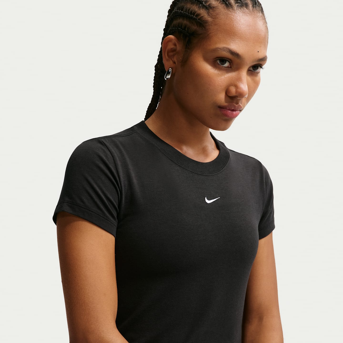 Женская футболка Nike Sportswear Chill Knit Cropped T-Shirt (Plus Size), цвет: Чёрный / Белый — фото 3