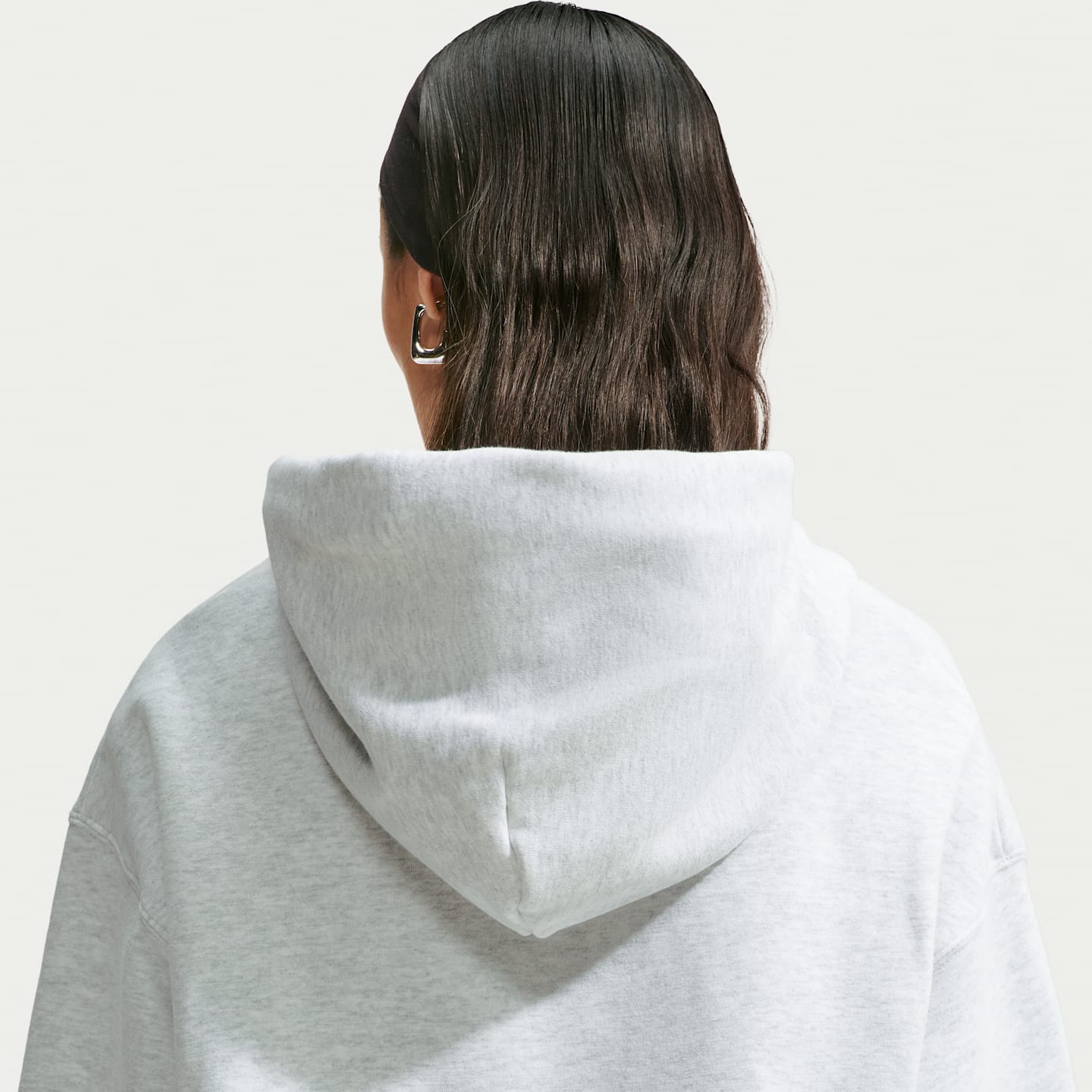 Женское укороченное худи Nike Studio Fleece Medium Weight оверсайз, цвет: Берёзовый меланжевый / Чёрный — фото 2
