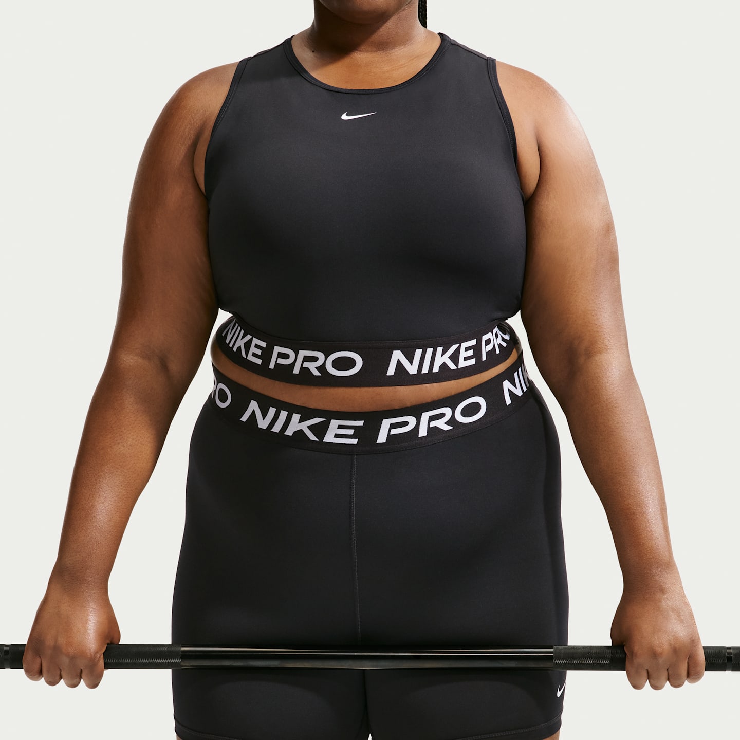 Женские шорты Nike Pro 365 5", большие размеры, цвет: Чёрный / Белый — фото 2