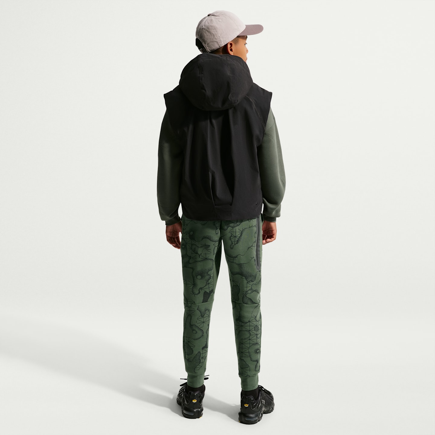 Брюки Nike Tech Fleece Joggers для мальчиков, цвет: Камуфляжный зелёный / Чёрный — фото 5