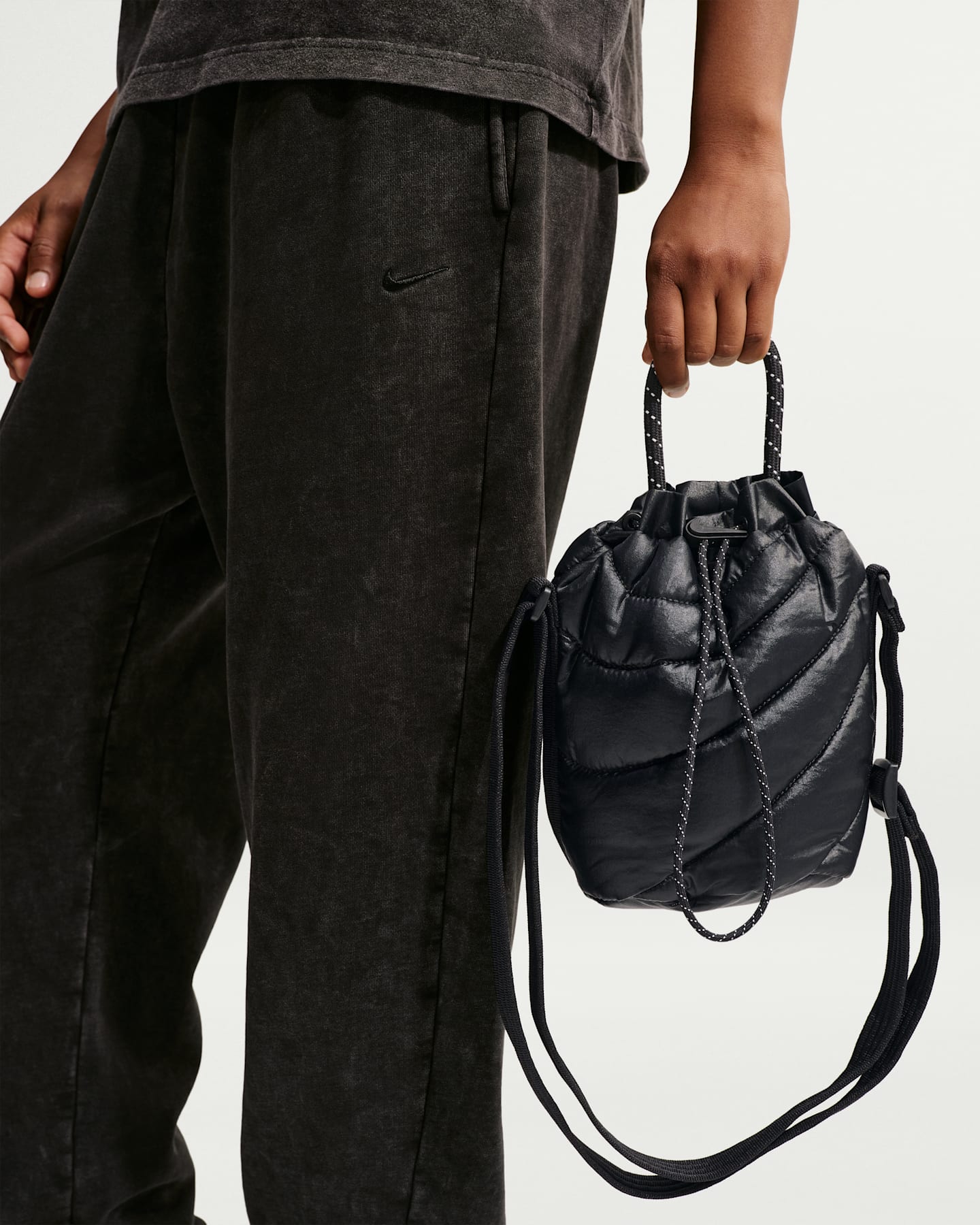 Женская сумка Nike Puffle 2.0 Tiny Tote (3L), цвет: Чёрный — фото 8