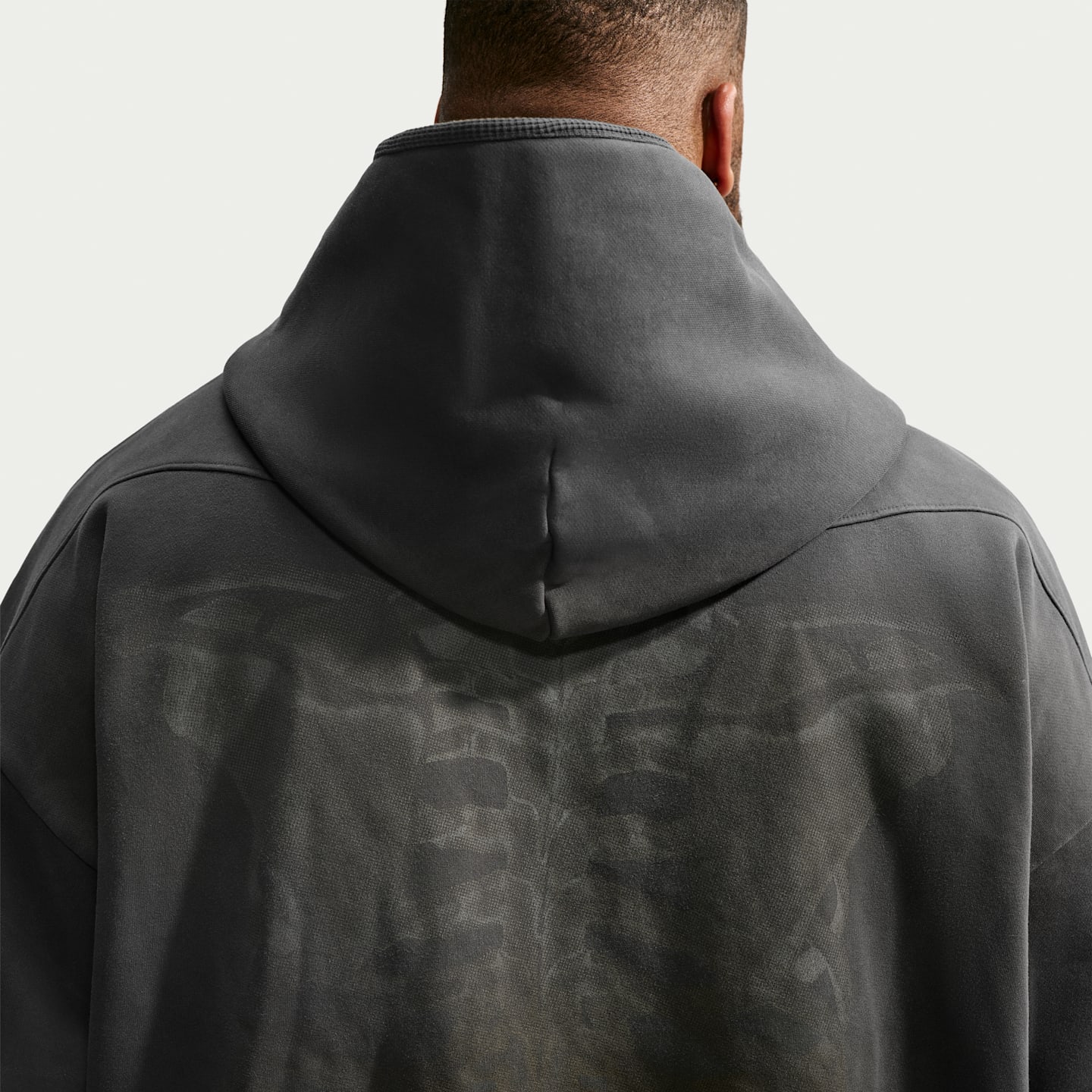 Мужское флисовое баскетбольное худи Nike Ja Standard Issue Therma-FIT, цвет: Чёрный еловый / Ледяной серебряный — фото 7