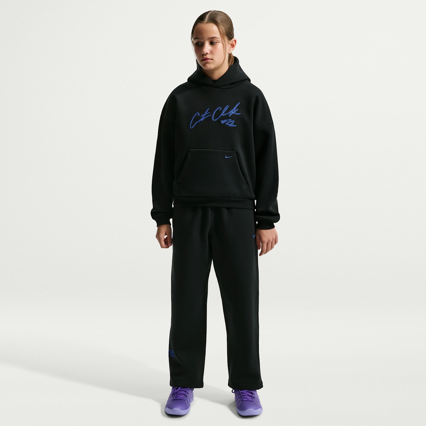 Детское флисовое худи Nike Caitlin Standard Issue Therma-FIT, начёсанное, цвет: Чёрный / Королевский синий — фото 6