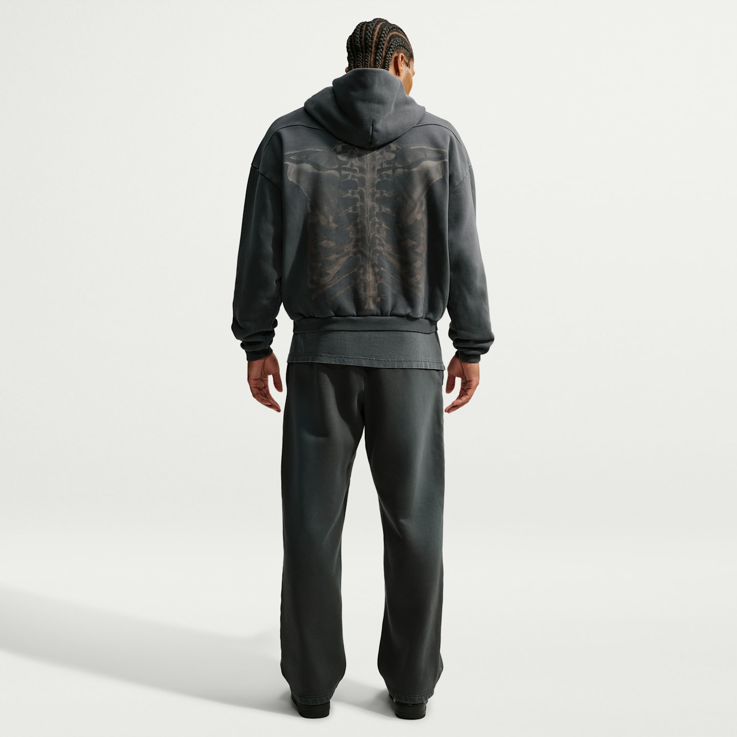 Мужские флисовые баскетбольные брюки Nike Ja Standard Issue Therma-FIT, цвет: Чёрный еловый / Ледяной серебряный — фото 5