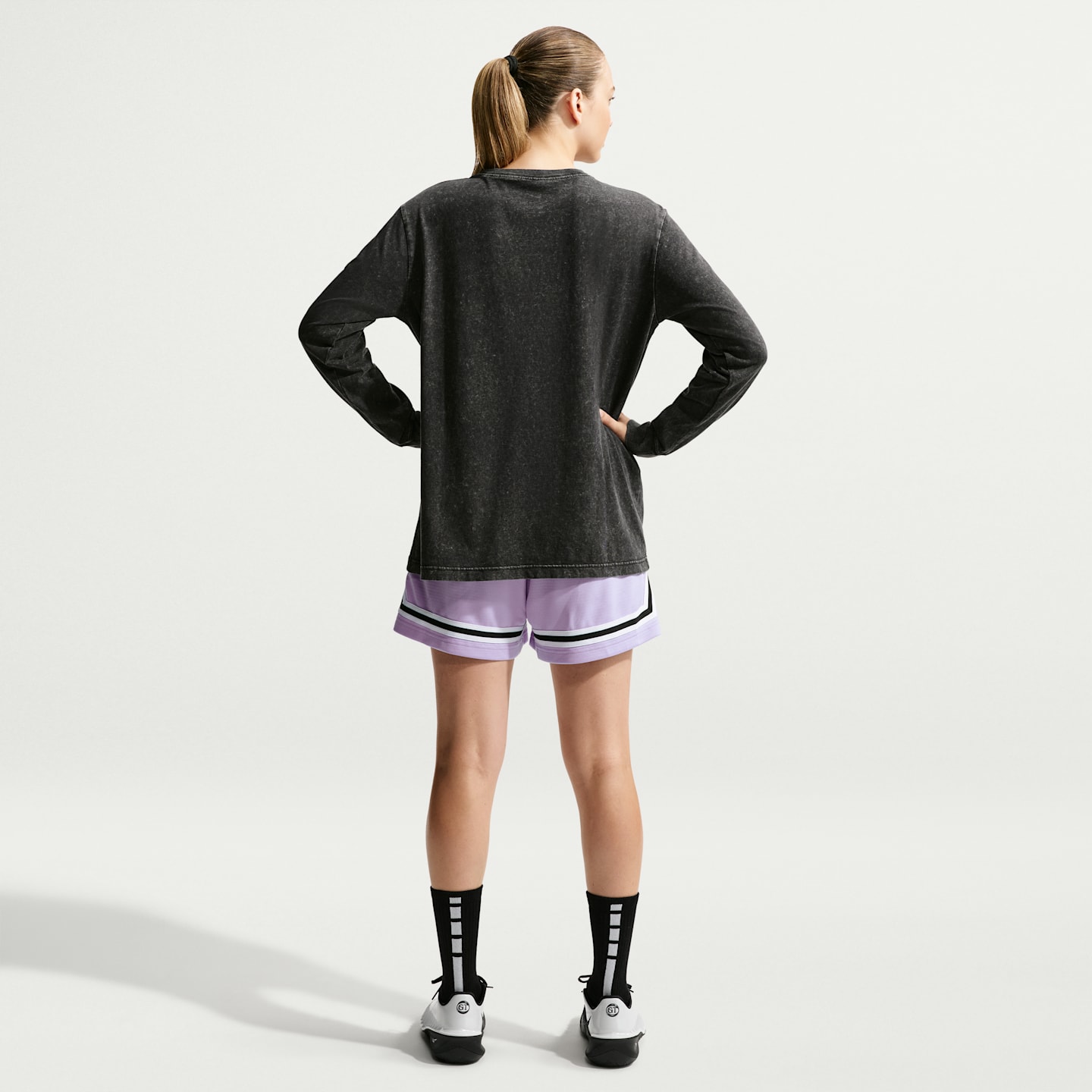 Женская баскетбольная футболка с длинным рукавом Nike Classic, цвет: Чёрный — фото 5