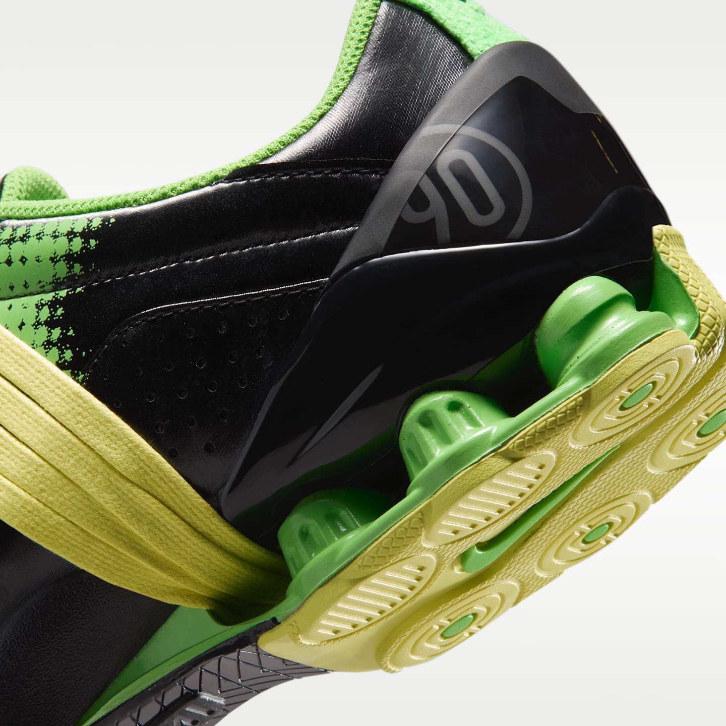 Женские кроссовки Nike Total90 Shox Magia, цвет: Чёрный / Жёлтый бриллиантовый — фото 8