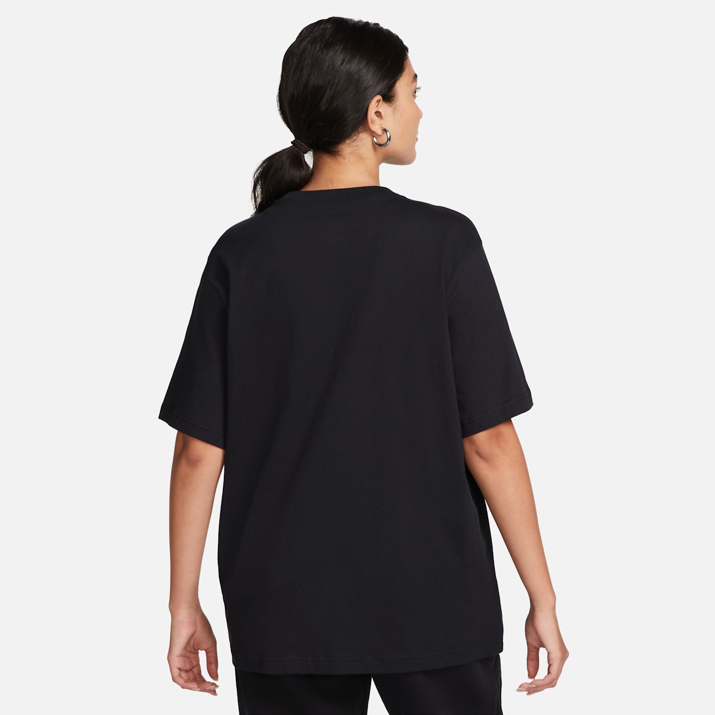 Женская футболка Nike Sportswear Essential, цвет: Чёрный / Белый — фото 2