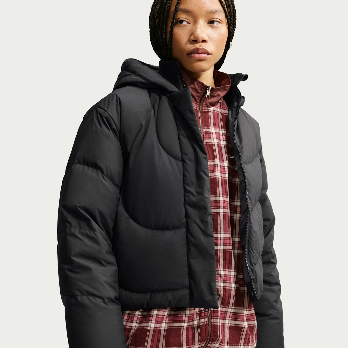 Женская куртка Nike Sportswear Swoosh Series Loose Storm-FIT Hooded Down, цвет: Чёрный / Железный серый