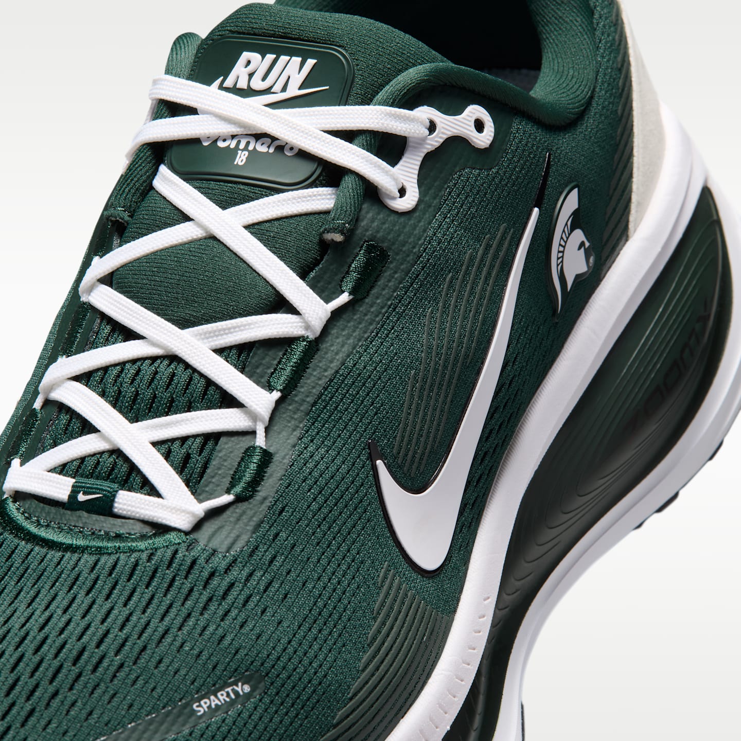 Мужские кроссовки Nike College Vomero 18 (Michigan State) Road Running, цвет: Зелёный / Чёрный — фото 7