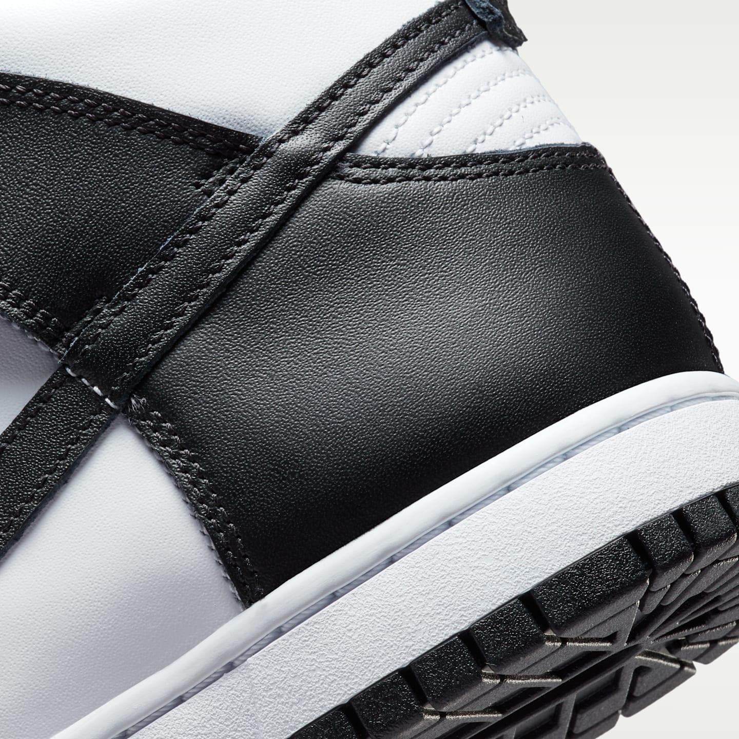 Мужские кроссовки Nike Dunk High Retro, цвет: Белый / Оранжевый — фото 8