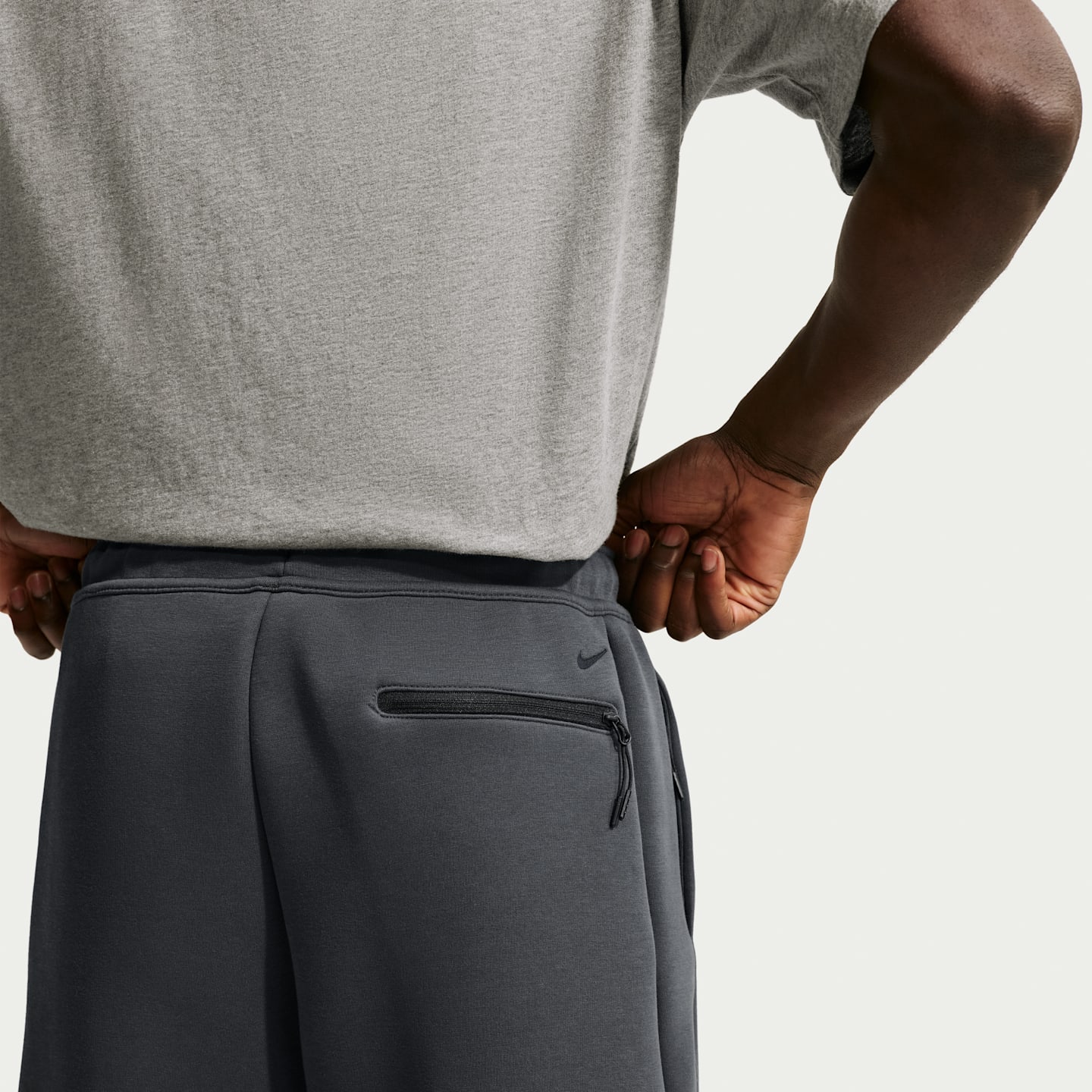 Мужские флисовые брюки Nike Tech свободного кроя, цвет: Антрацитовый / Чёрный — фото 3