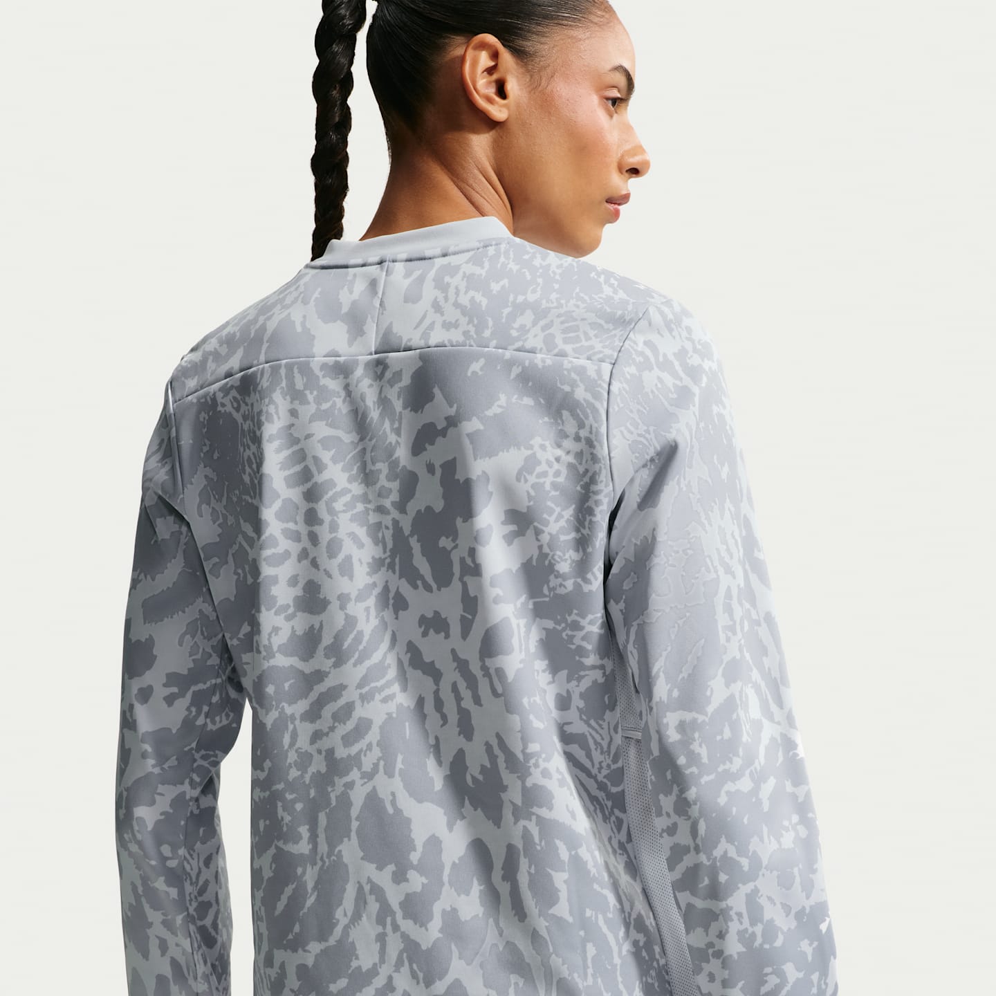 Женский топ Nike United Academy Dri-FIT Soccer Crew Top, цвет: Платиновый / Волчий серый — фото 2