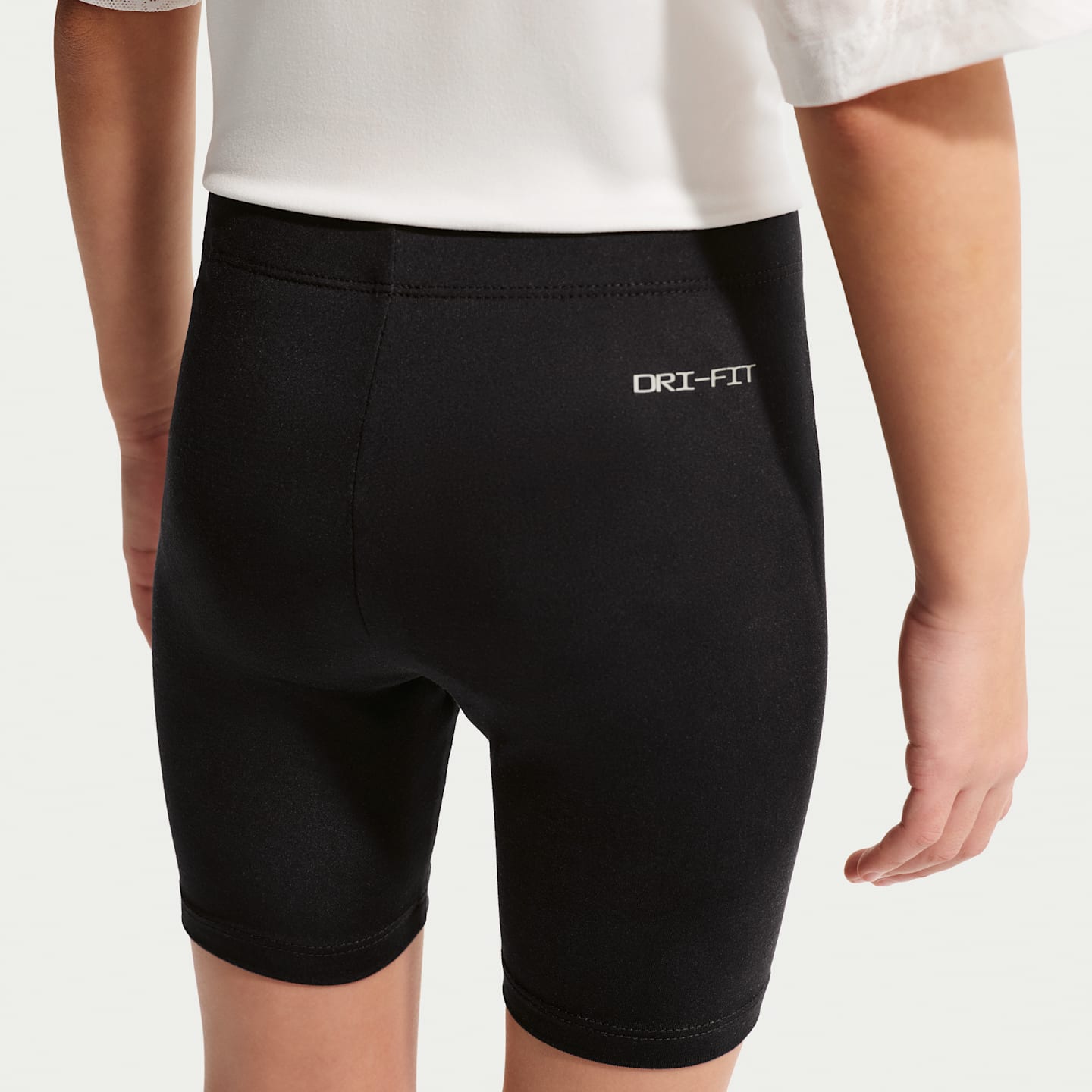 Детский комплект Nike Dri-FIT Easy Breezy из двух предметов: велошорты, цвет: Чёрный — фото 5
