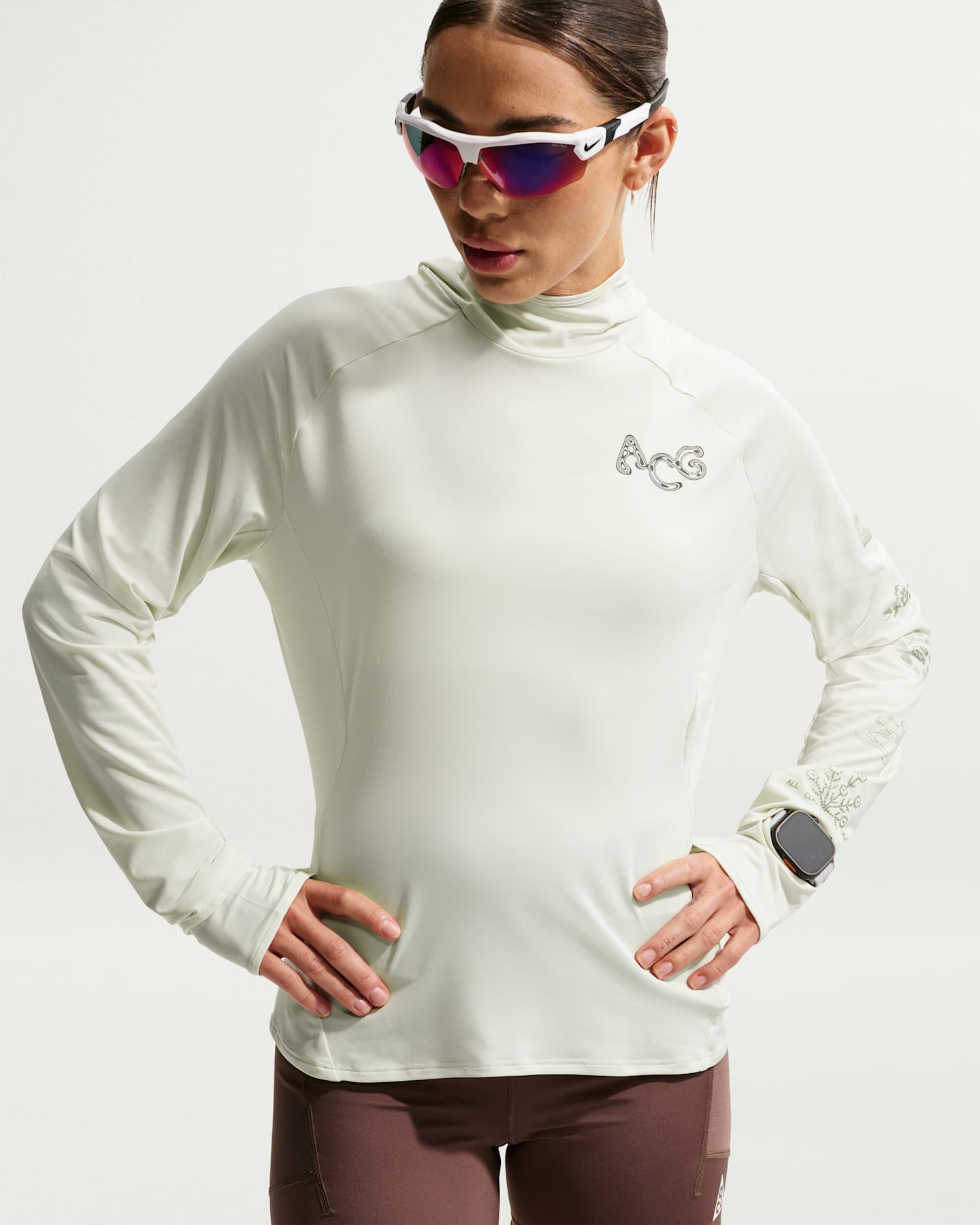 Женский топ Nike ACG "Solar Chase" Dri-FIT UV Protection Hooded Trail Running Top, цвет: Морской / Чёрный еловый — фото 8