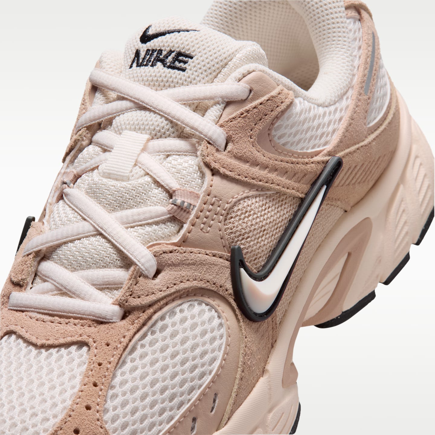 Женские кроссовки Nike V5 RNR Suede, цвет: Меловой / Рыжевато-коричневый — фото 7