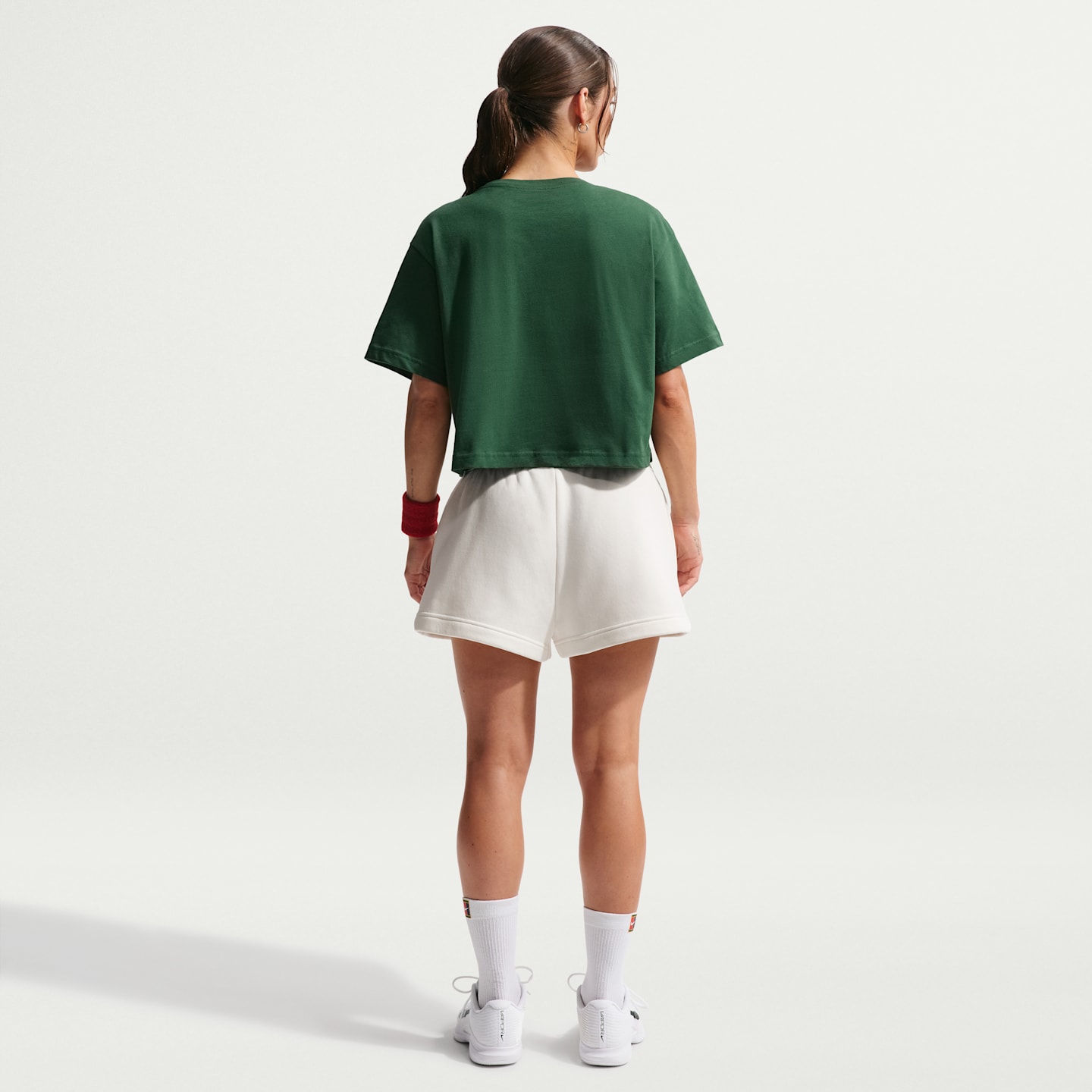 Женская укороченная теннисная футболка Nike, цвет: Зелёный — фото 5