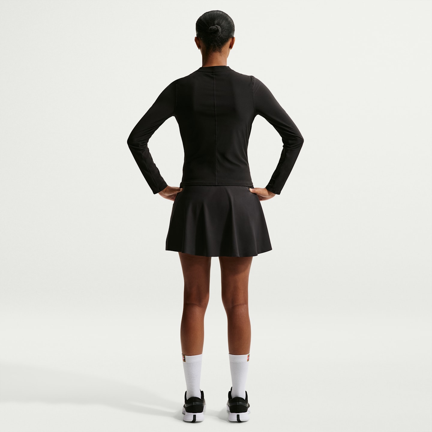 Женский топ Nike NikeCourt Advantage Dri-FIT Mid-Layer Tennis Top, цвет: Чёрный — фото 5