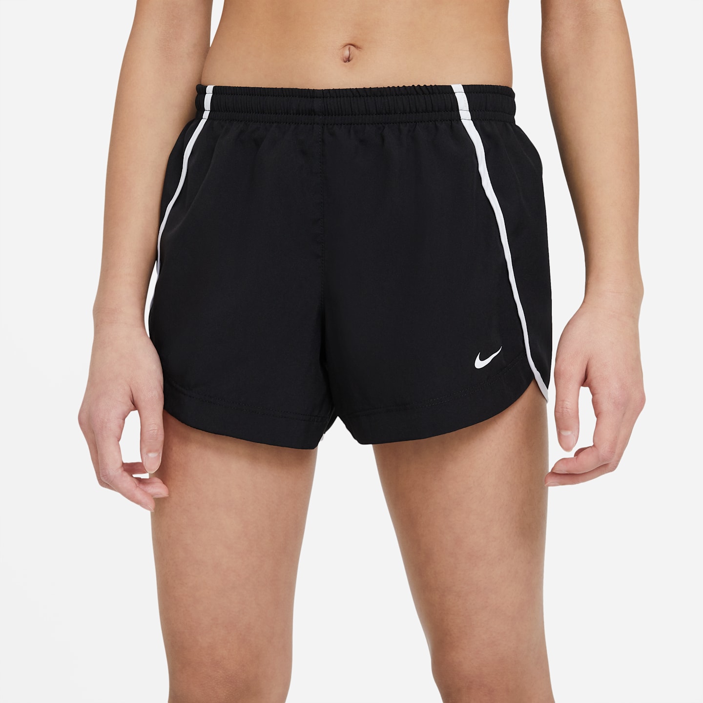 Детские беговые шорты для девочек Nike Dri-FIT Sprinter, цвет: Чёрный / Белый — фото 2