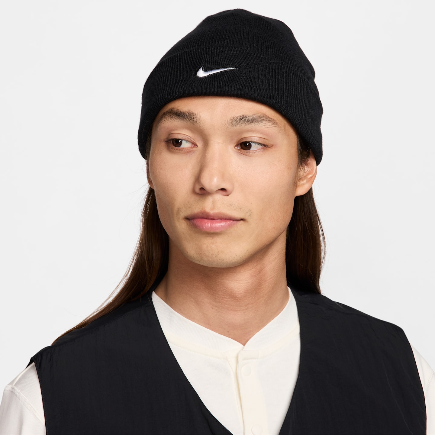 Шапка-бини Nike Terra Swoosh, цвет: Чёрный / Белый — фото 1