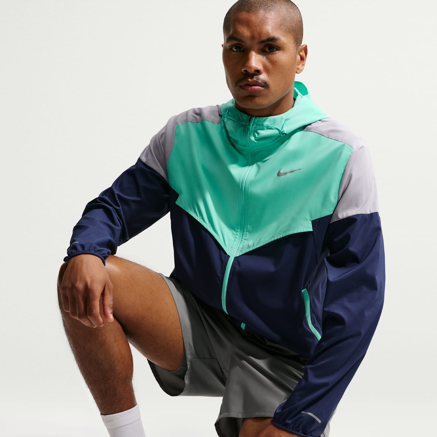 Мужская куртка Nike Impossibly Light Windrunner Running, цвет: Тёмно-синий / Бирюзовый — фото 3