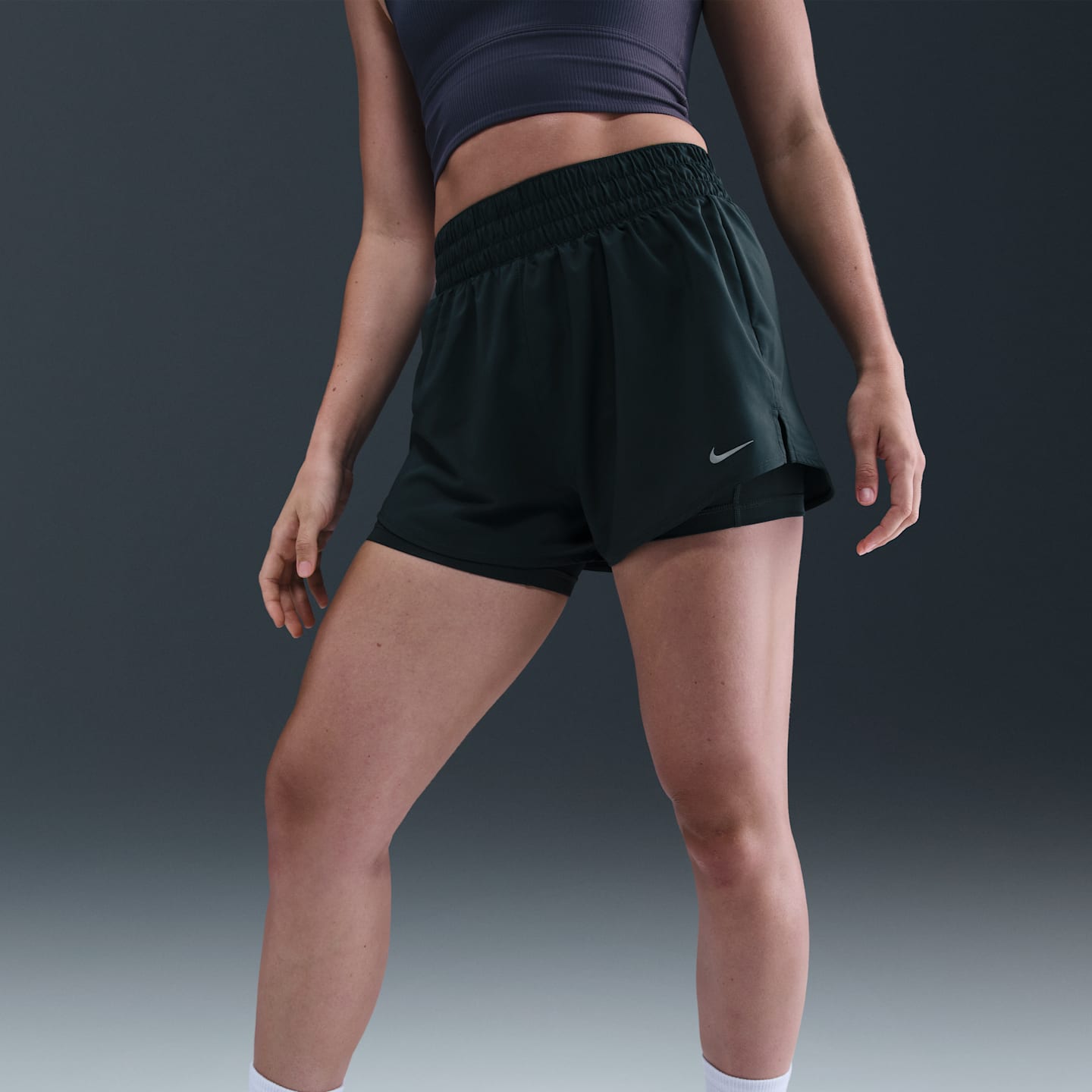 Женские шорты Nike One Dri-FIT High-Waisted 3" 2-in-1, цвет: Seaweed — фото 2