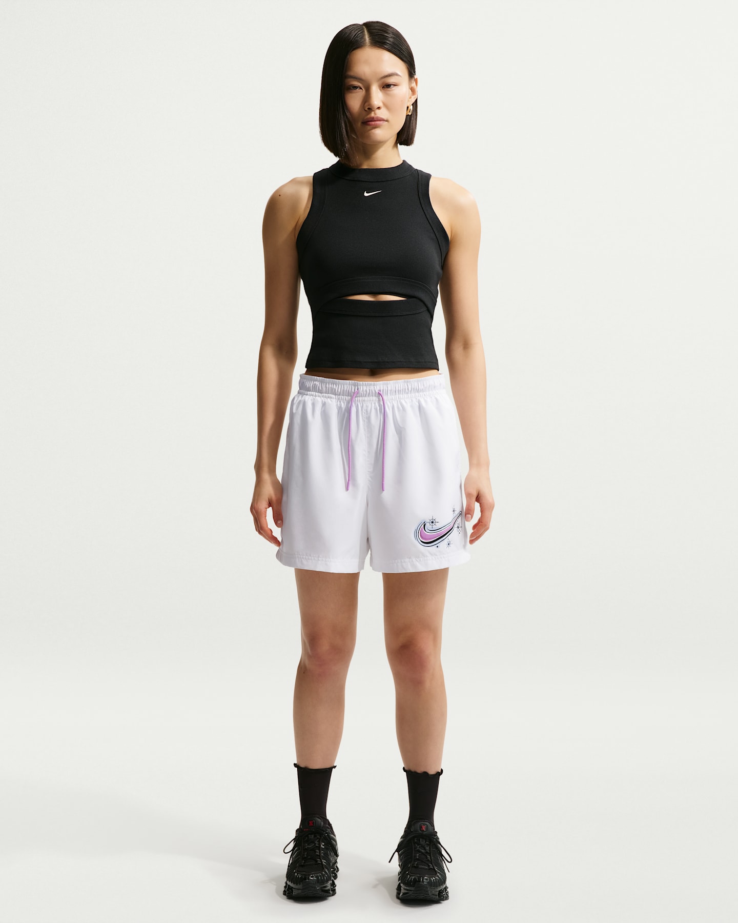 Женские шорты Nike Sportswear Essentials Mid-Rise Woven, цвет: Белый — фото 6