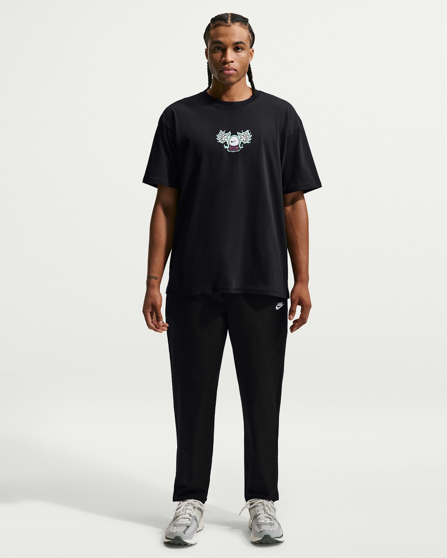 Мужские брюки Nike Club Woven Tapered, цвет: Чёрный / Белый — фото 11