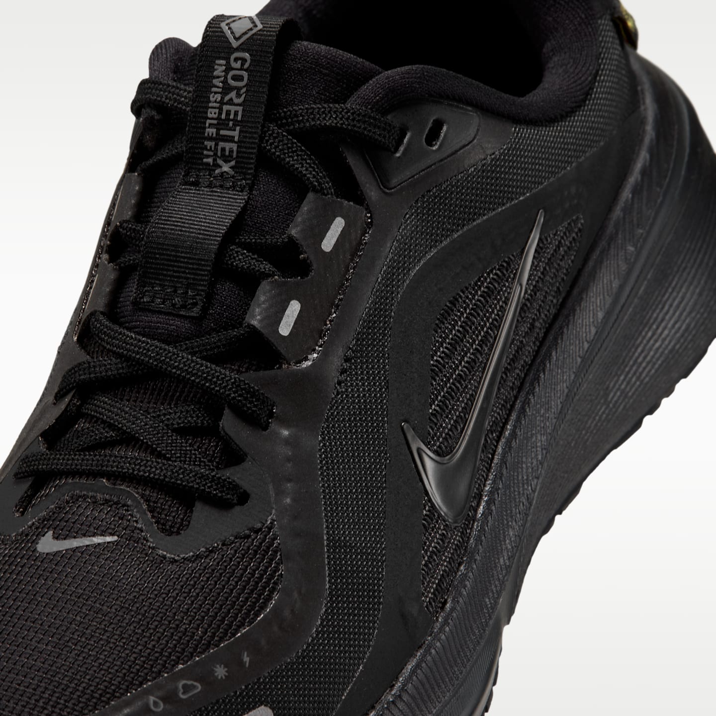 Детские кроссовки Nike Pegasus 42 GORE-TEX Waterproof Road Running, цвет: Чёрный / Почти чёрный — фото 7