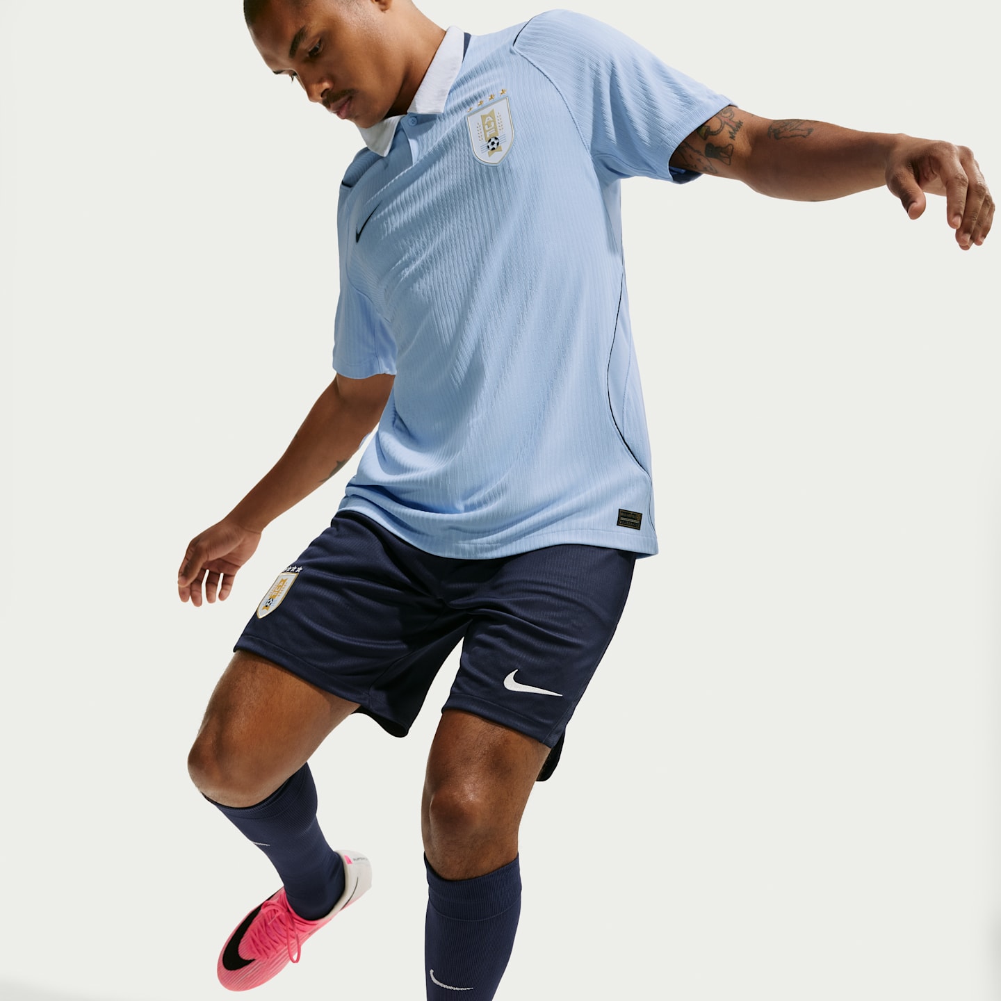 Мужской топ Nike Uruguay 2026 Match Home Aero-FIT Soccer Authentic Jersey, цвет: Королевский синий / Обсидиановый — фото 3