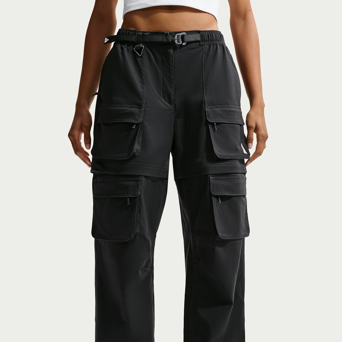 Женские брюки Nike ACG Smith Summit Zip-off, цвет: Чёрный / Антрацитовый — фото 2