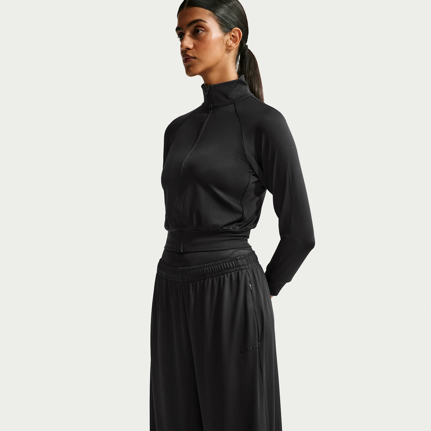 Женские широкие брюки NikeSKIMS Airy, цвет: Обсидиановый — фото 4