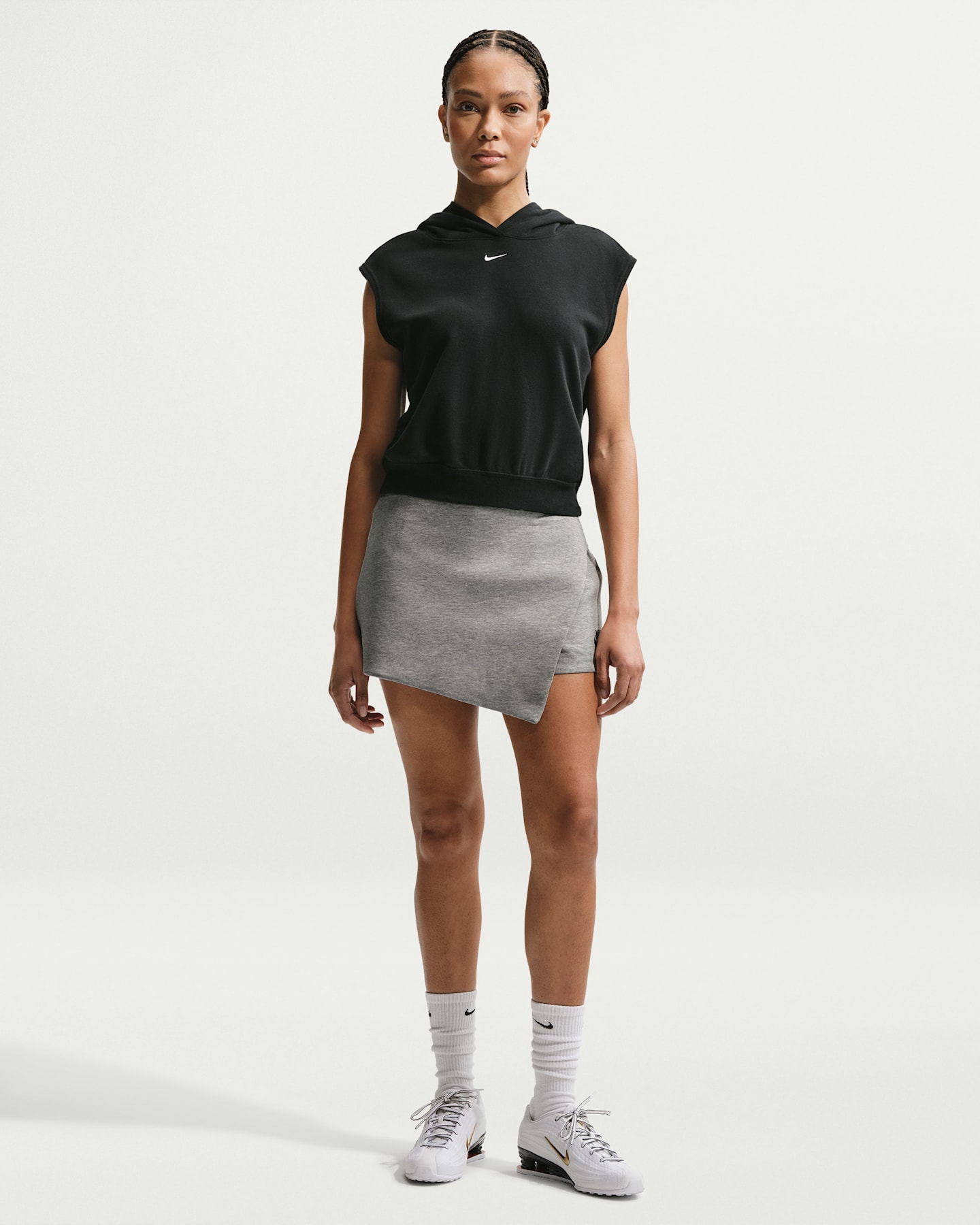 Женская юбка-шорты Nike Sportswear Tech Fleece со средней посадкой, цвет: Серый меланжевый / Чёрный — фото 6
