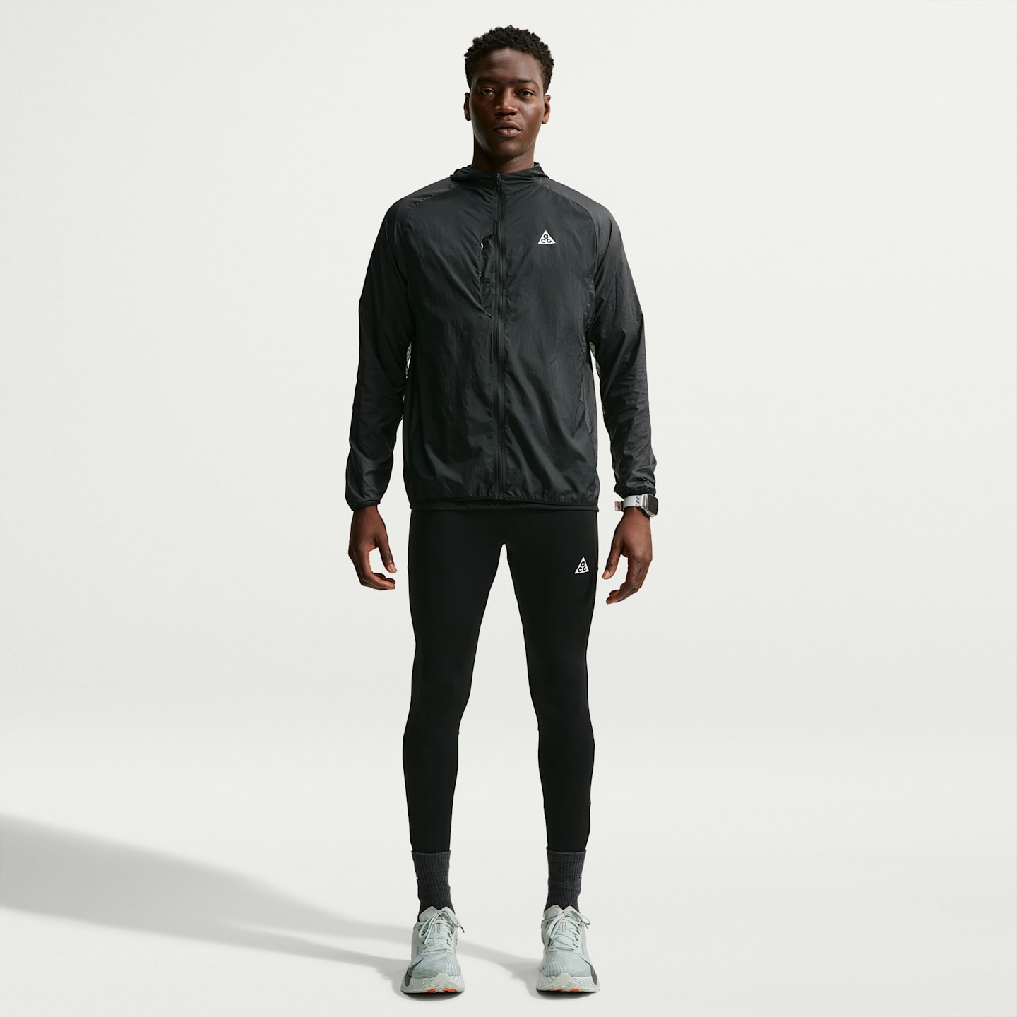 Мужская куртка Nike ACG Aireez с защитой от UV, цвет: Чёрный / Снежный белый — фото 4