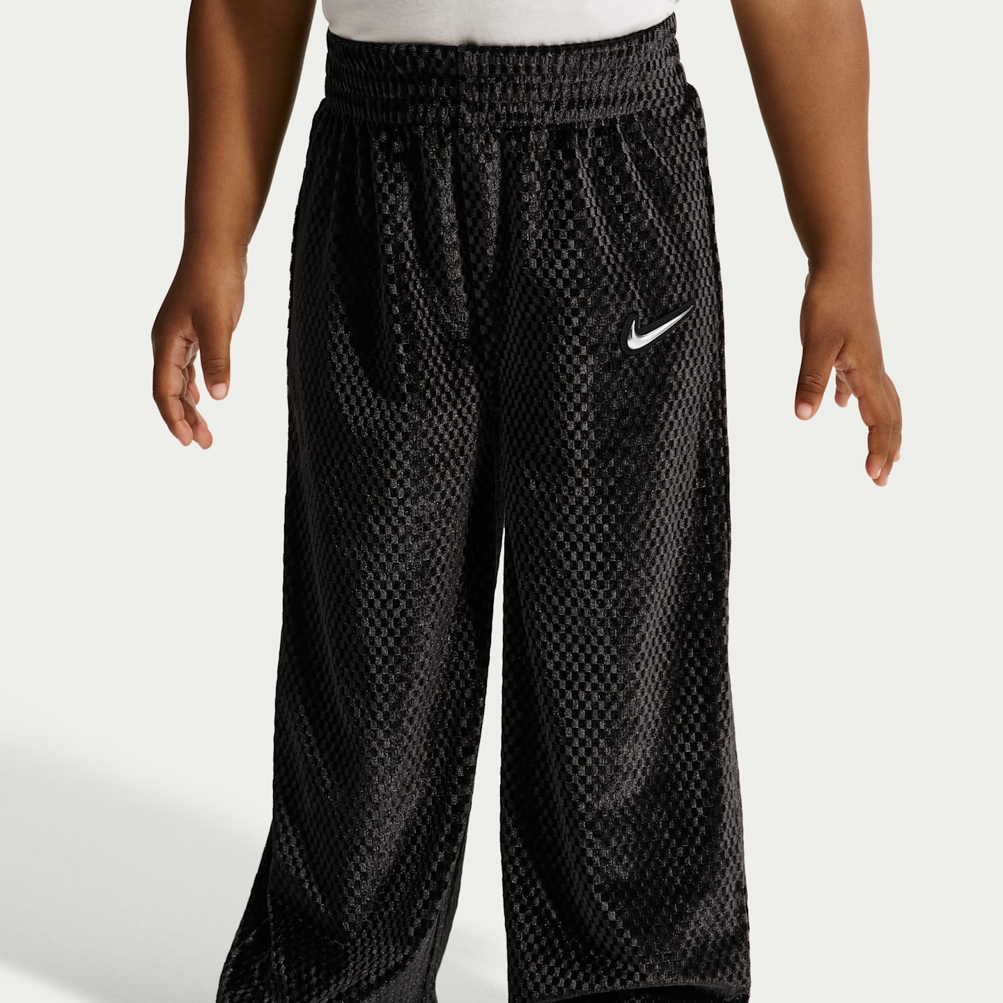 Детский комплект Nike Swoosh Sparkle из двух предметов: бархатные брюки, цвет: Чёрный — фото 4
