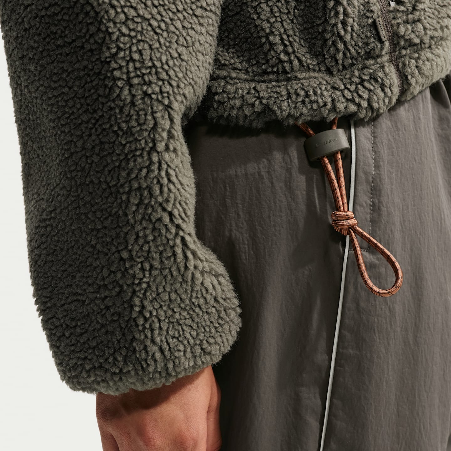 Женская куртка NikeSKIMS Sherpa Oversized 3/4-Zip, цвет: Обсидиановый — фото 7
