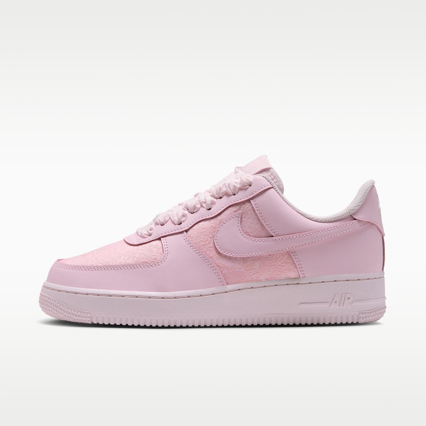 Женские кроссовки Nike Air Force 1 '07 Suede, цвет: Розовый / Снежный белый