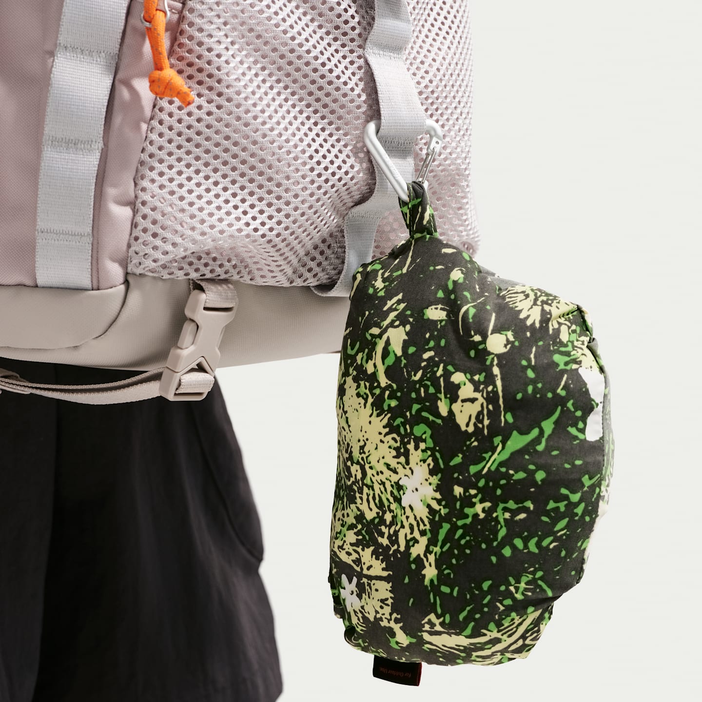 Женская куртка Nike ACG Five Towers UV Protection, цвет: Чёрный еловый / Лаймовый — фото 9